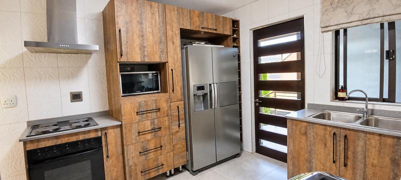 5 Bedroom Property for Sale in Middelburg Eastern Cape